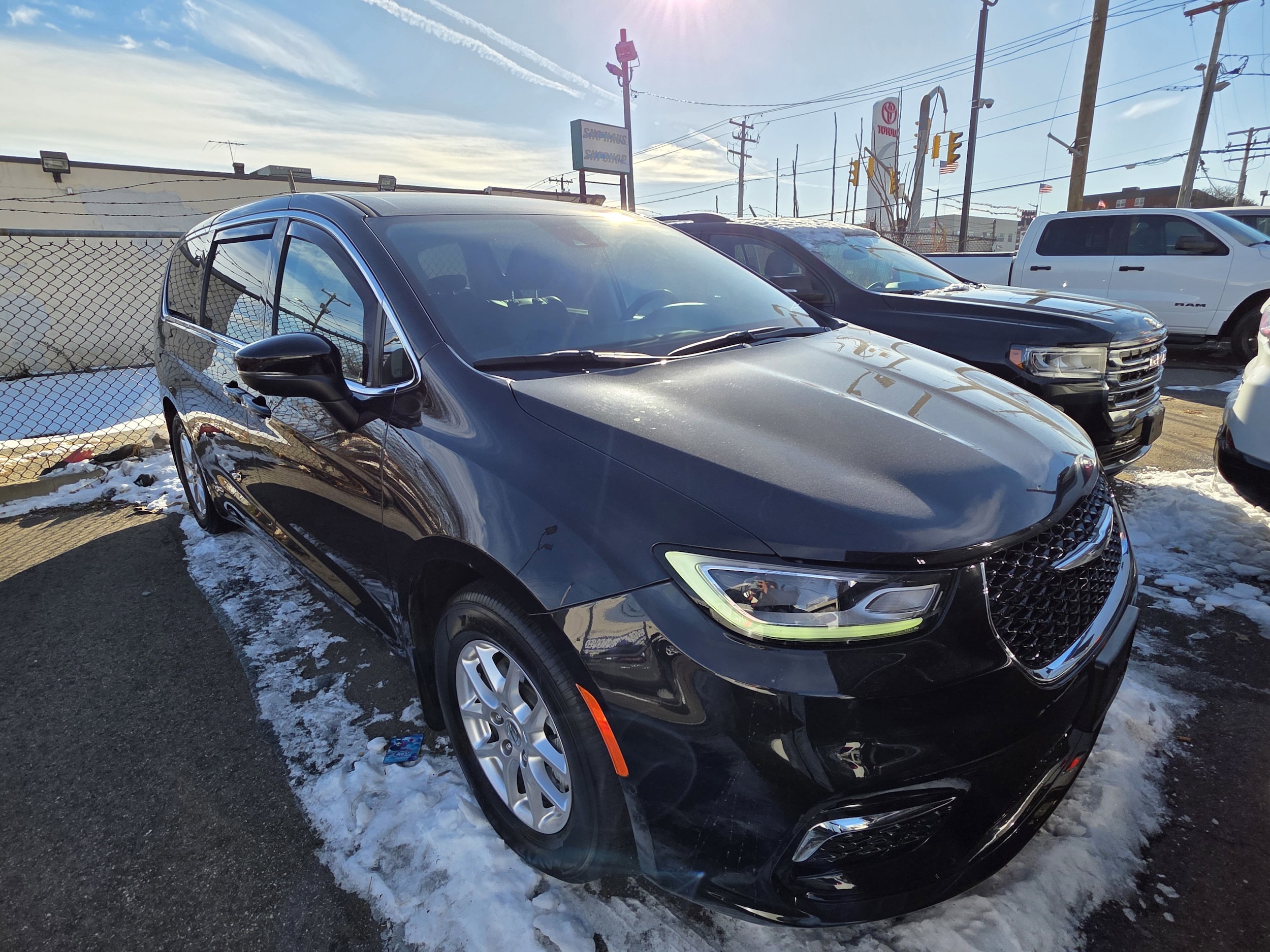2023 Chrysler Pacifica Touring L