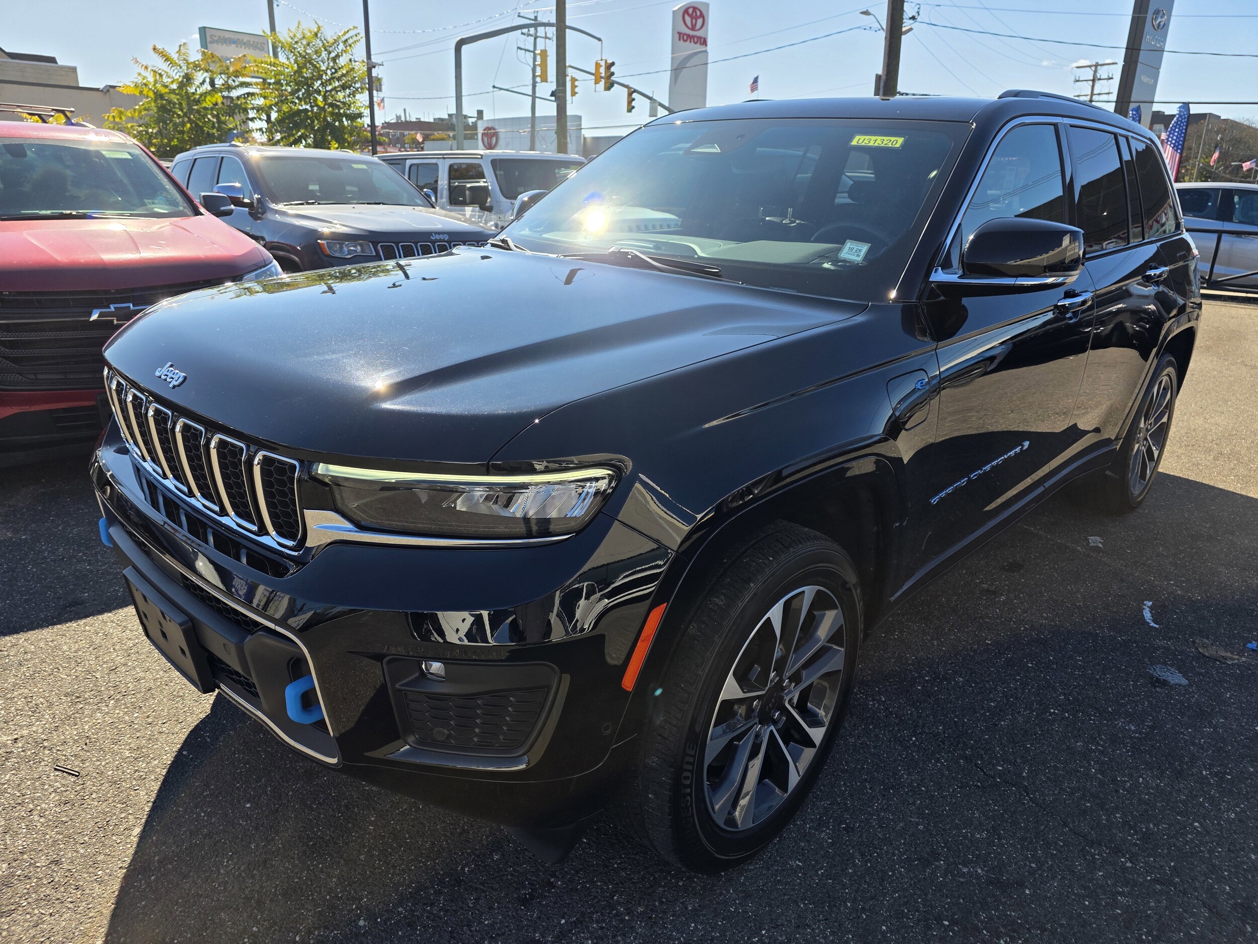 2023 Jeep Cherokee Overland 4xe photo 2