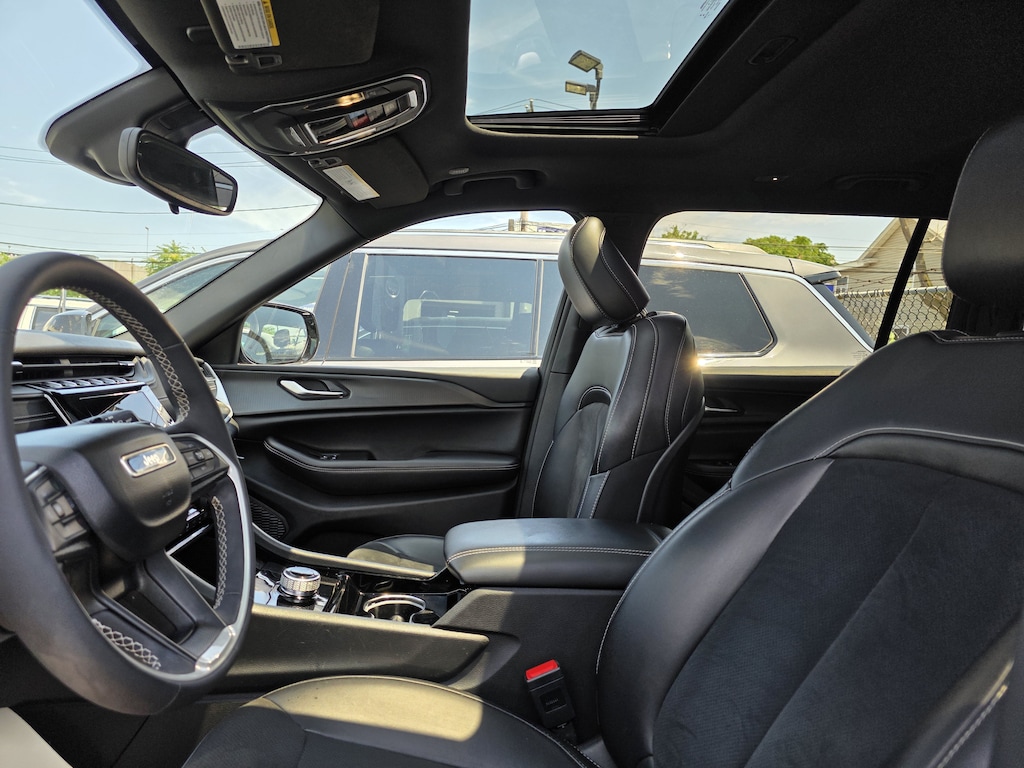 Used 2023 Jeep Grand Cherokee L Altitude Altitude 4x4
