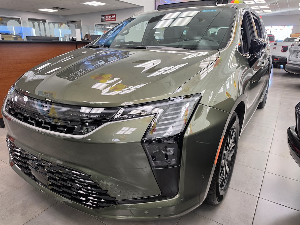 New 2027 Chrysler Pacifica LIMITED Passenger Van