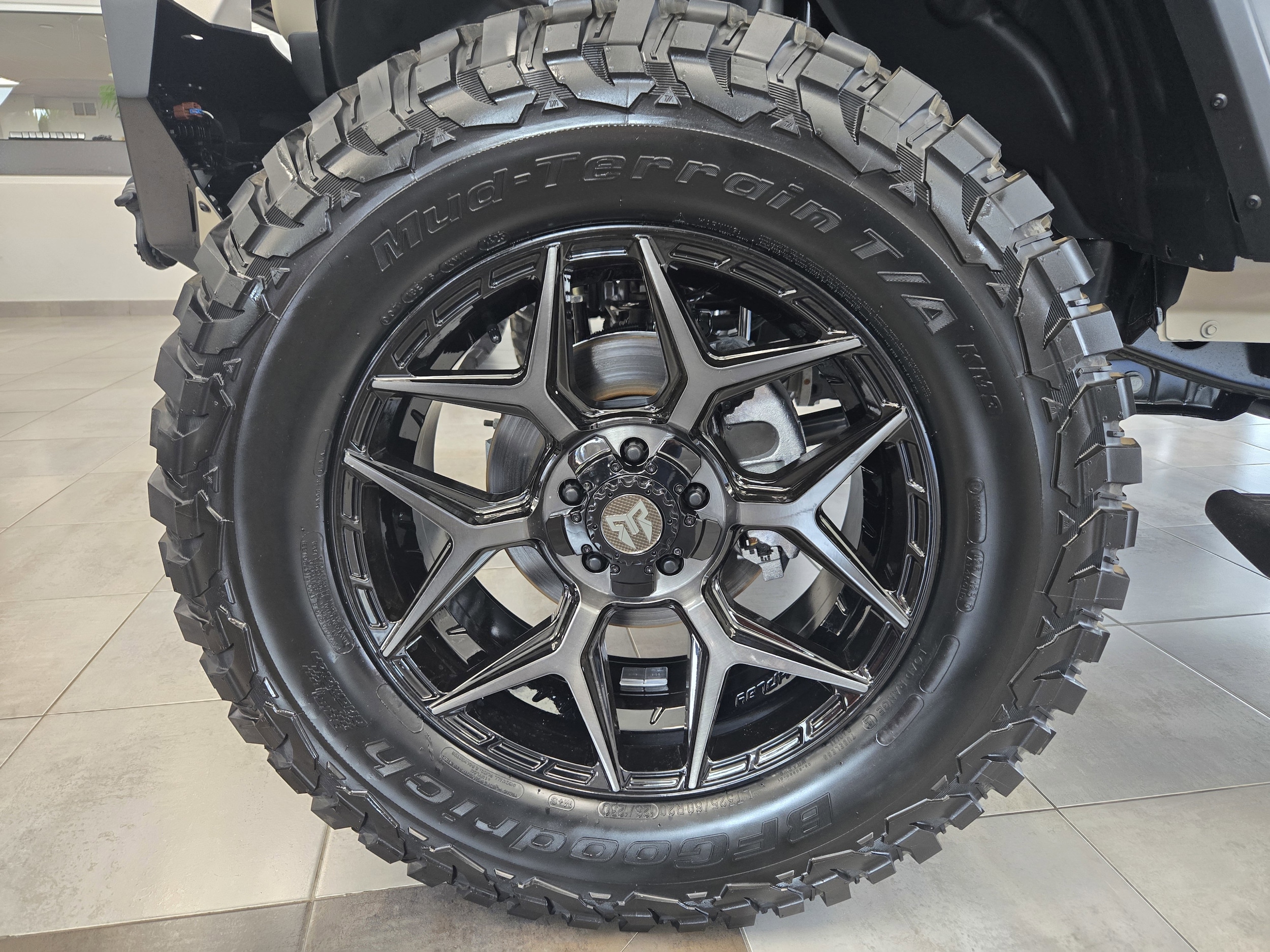 2025 Jeep Wrangler 4-Door Willys - Photo 8