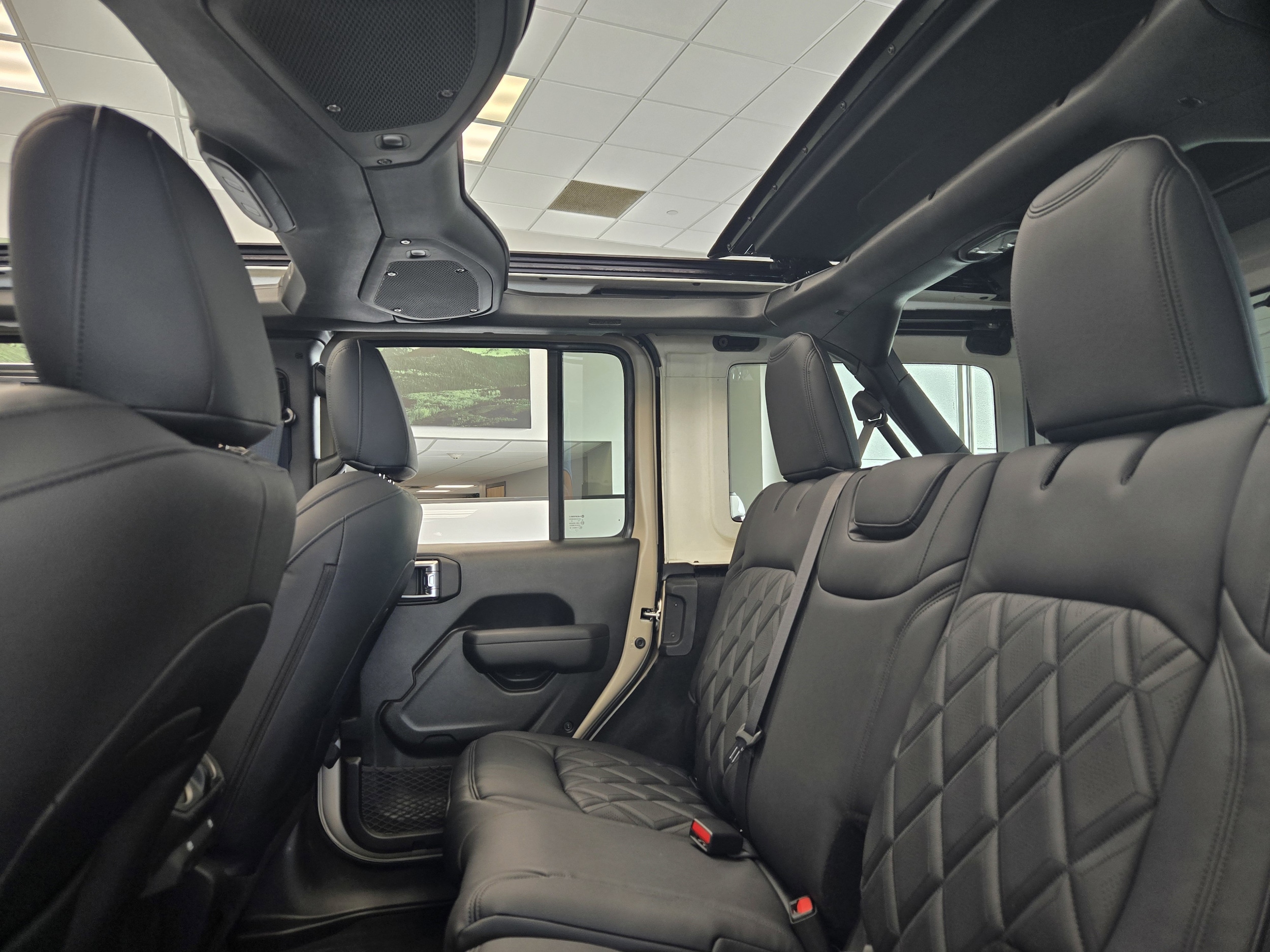 2025 Jeep Wrangler 4-Door Willys - Photo 15