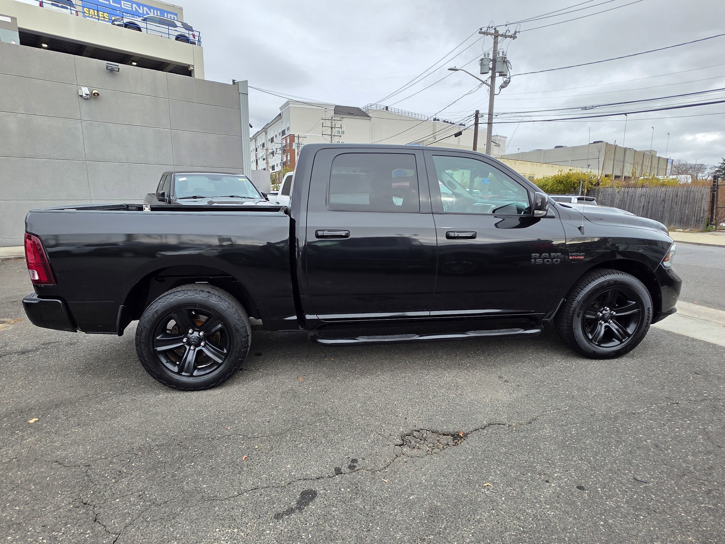2016 Ram 1500 Sport photo 3