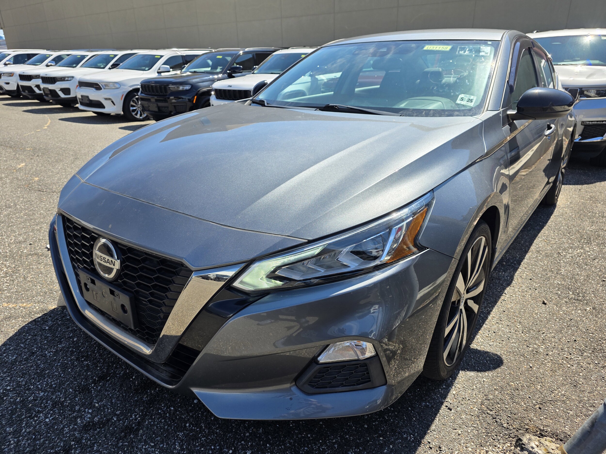 2020 Nissan Altima 2.5 SR photo 2