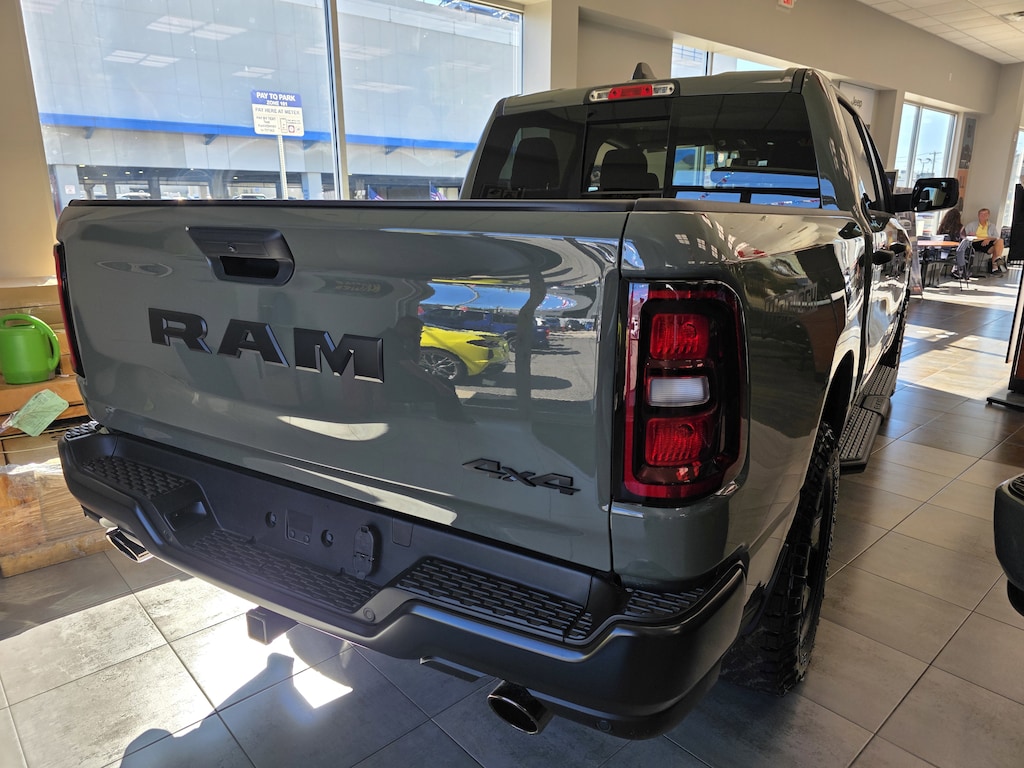 New 2026 Ram 1500 WARLOCK CREW CAB 4X4 5'7 BOX Pickup