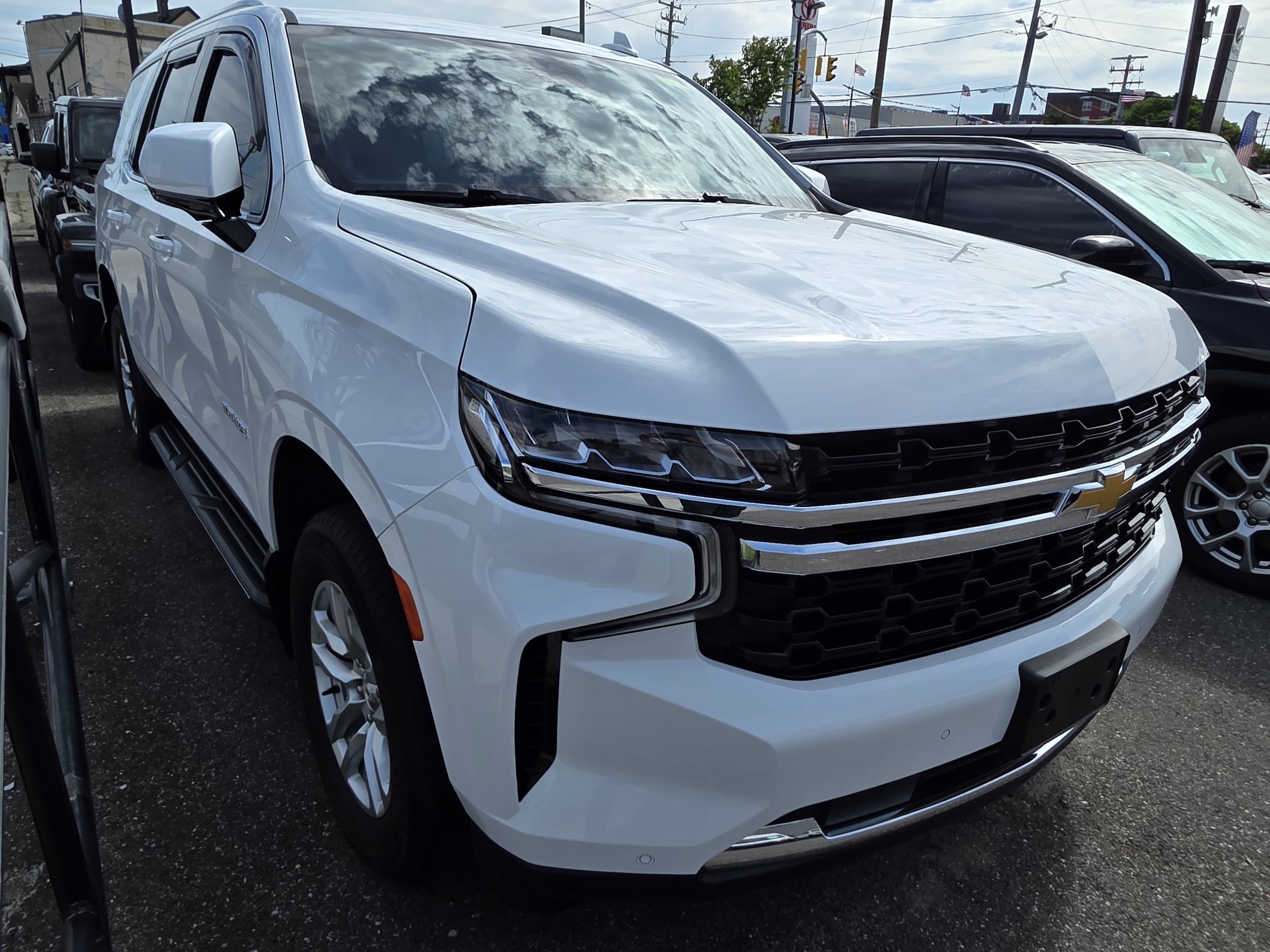 2023 Chevrolet Tahoe 4WD LS's photo