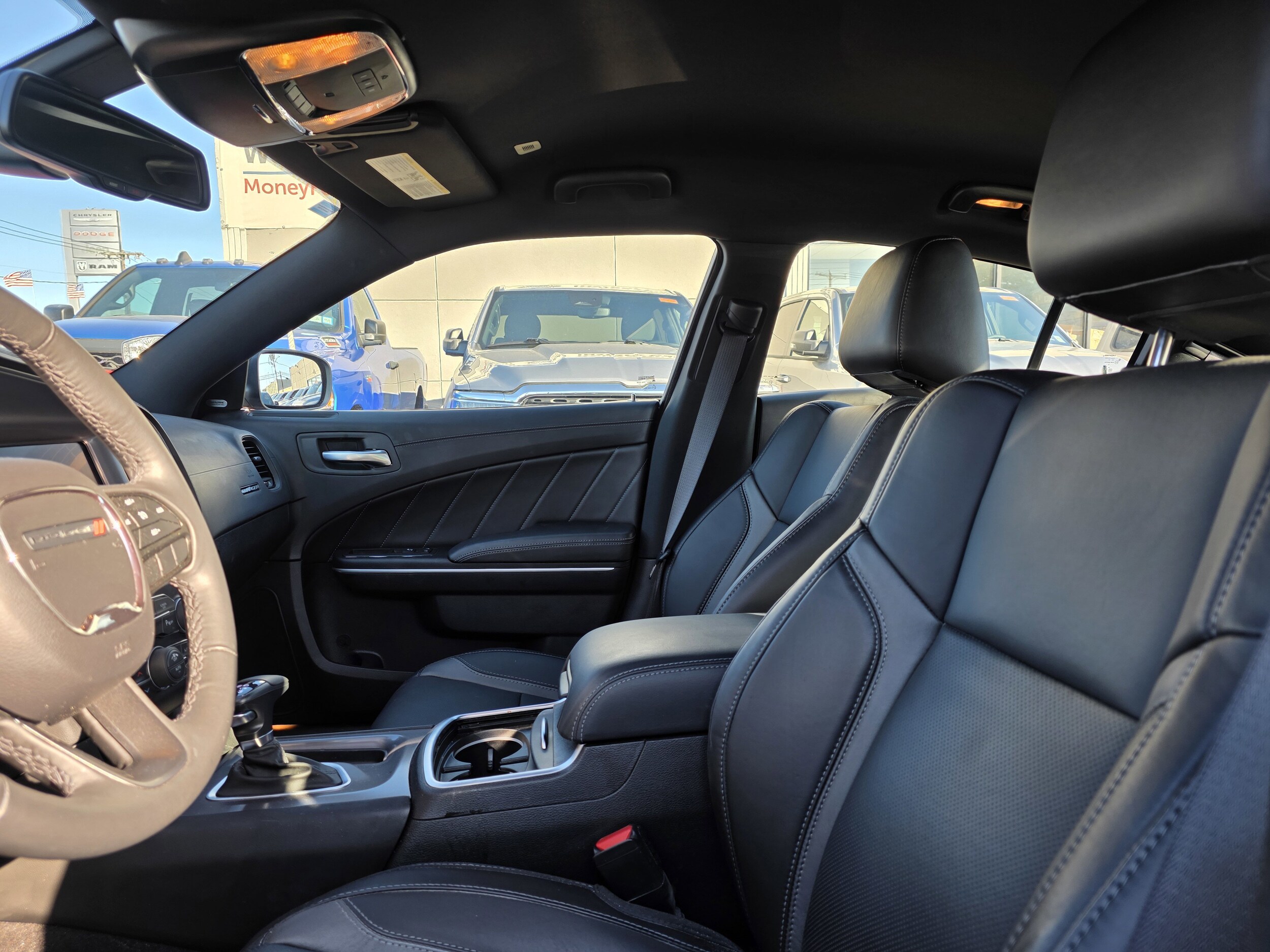 2023 Dodge Charger SXT photo 4