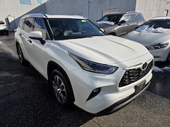 2021 Toyota Highlander XLE XLE AWD