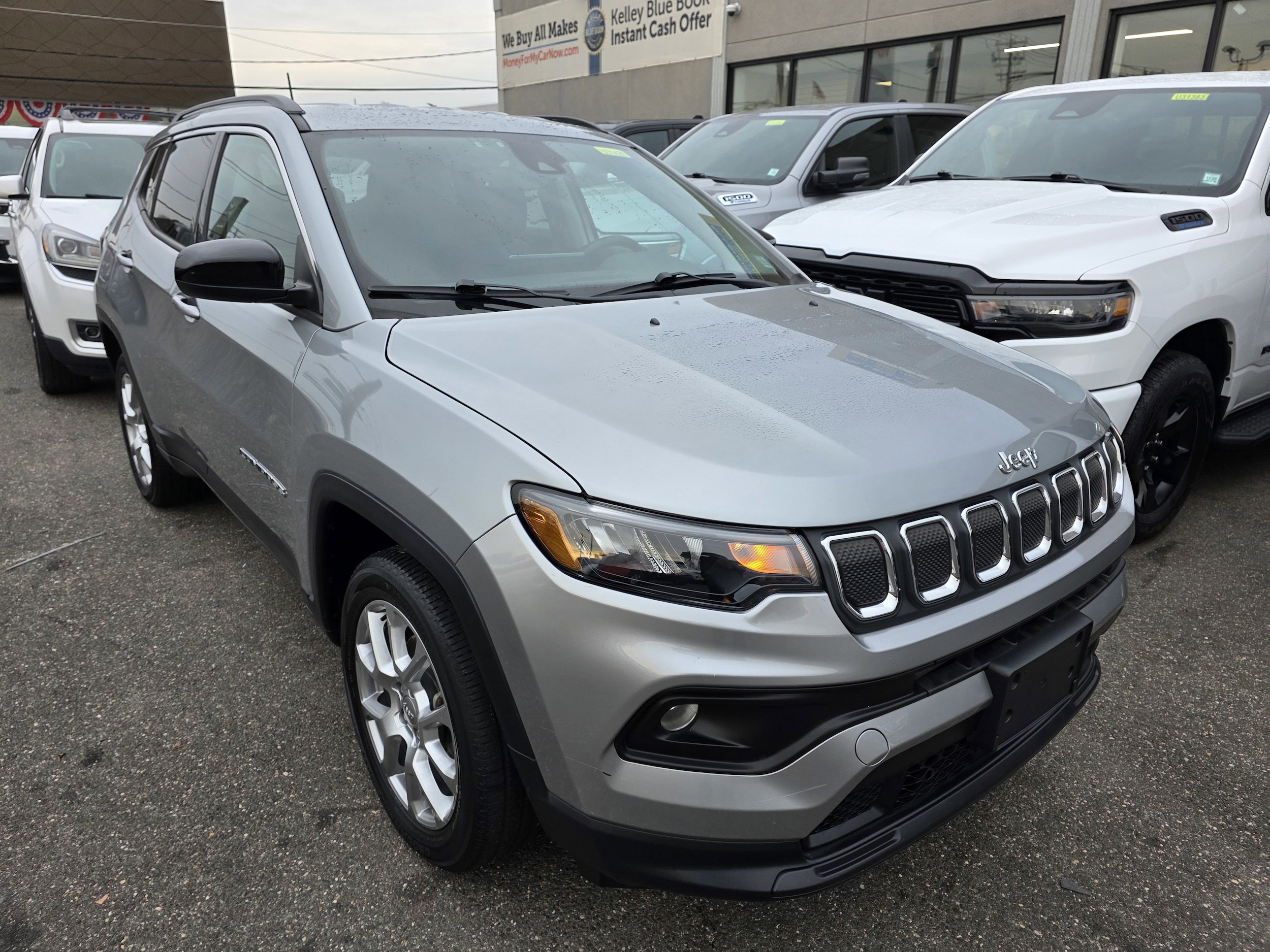 2022 Jeep Compass Latitude Lux's photo