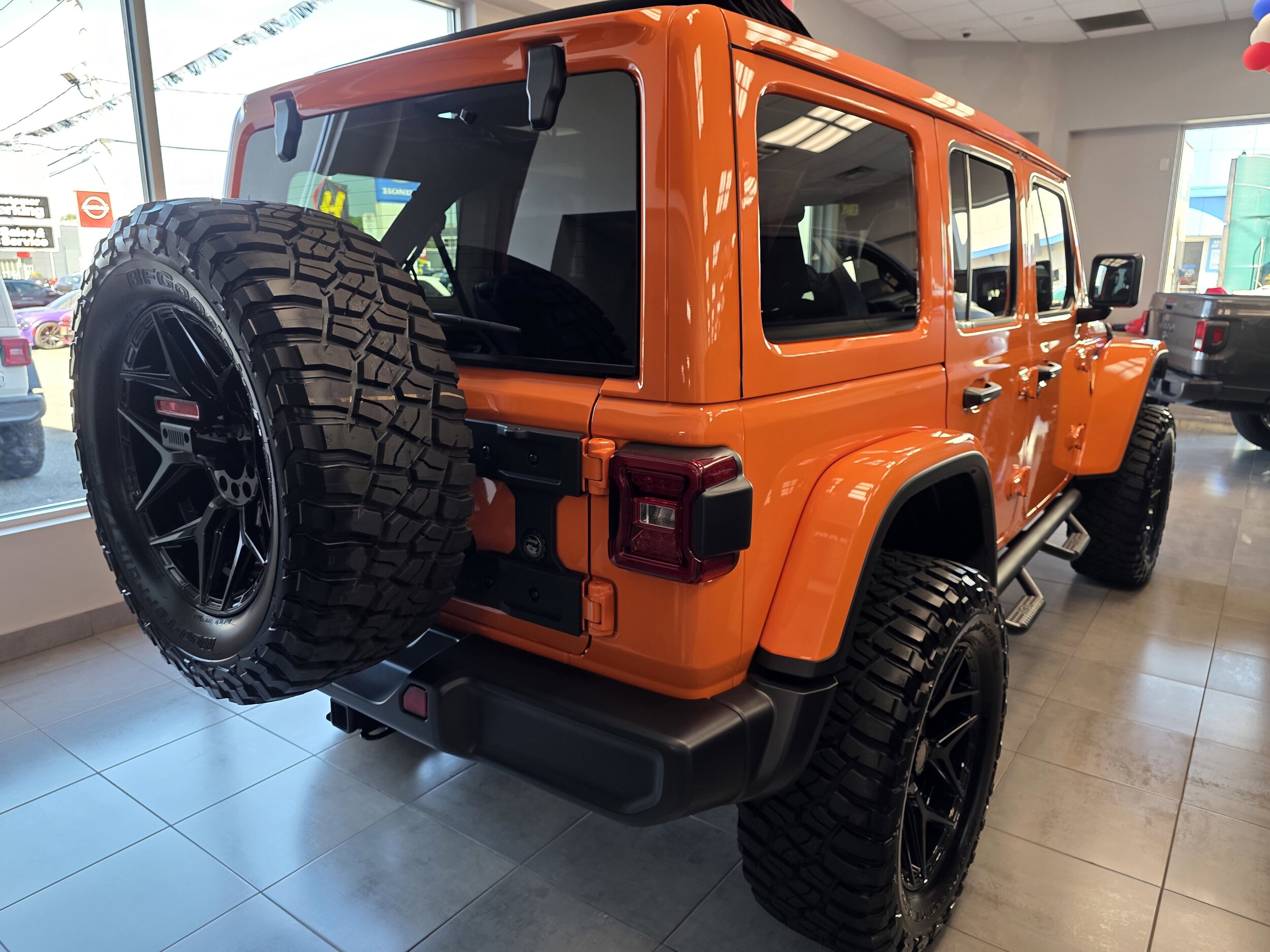 2025 Jeep Wrangler Rubicon photo 3