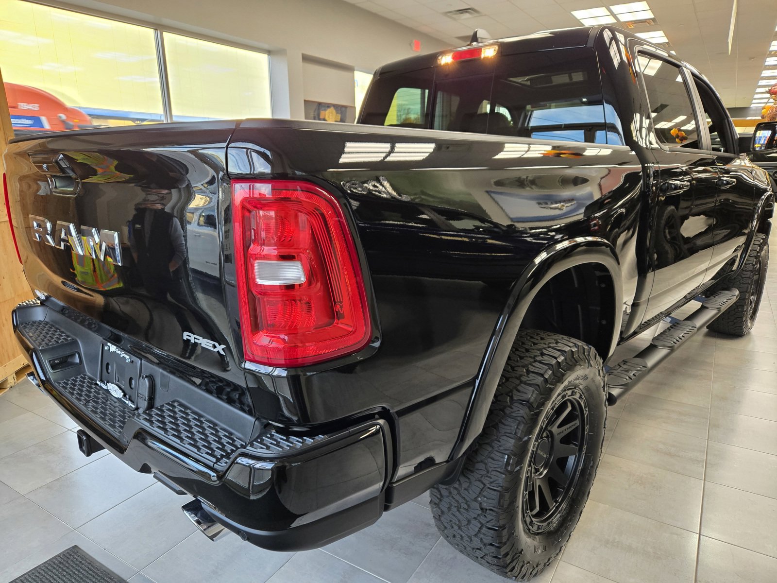 2025 Ram 1500 Laramie photo 3