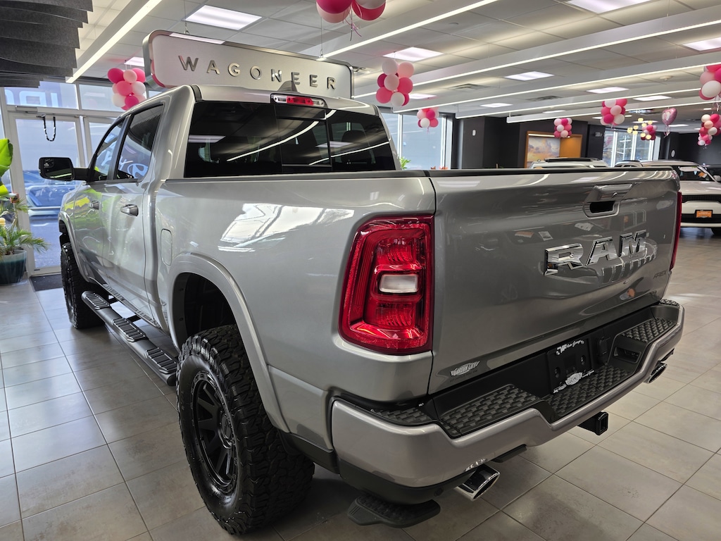 New 2025 Ram 1500 Big Horn Lifted Apex 4x4 Pickup