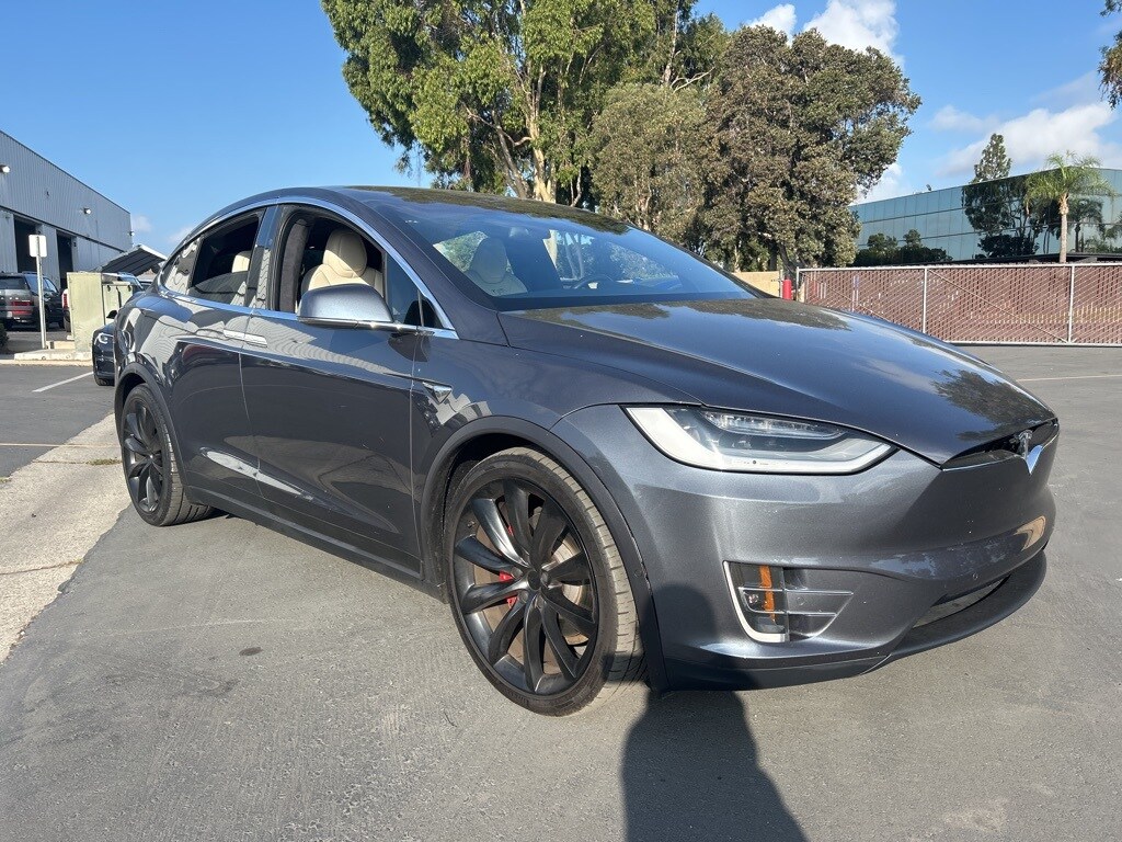 2020 Tesla Model X Performance photo 2