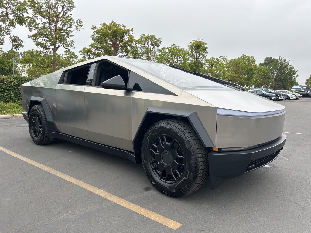 Used 2024 Tesla Cybertruck Base with VIN 7G2CEHED4RA023234 for sale in Northfield, Minnesota