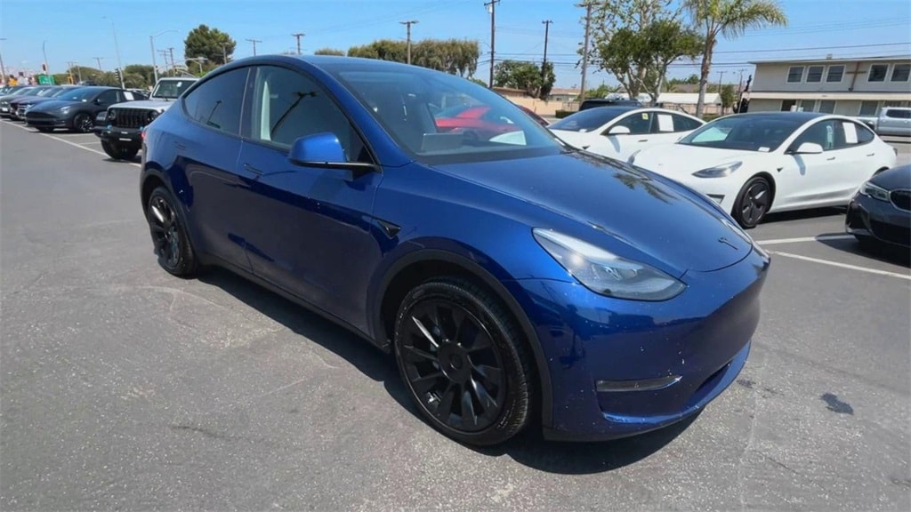 Used 2024 Tesla Model Y Long Range with VIN 7SAYGDEE2RA241776 for sale in Garden Grove, CA