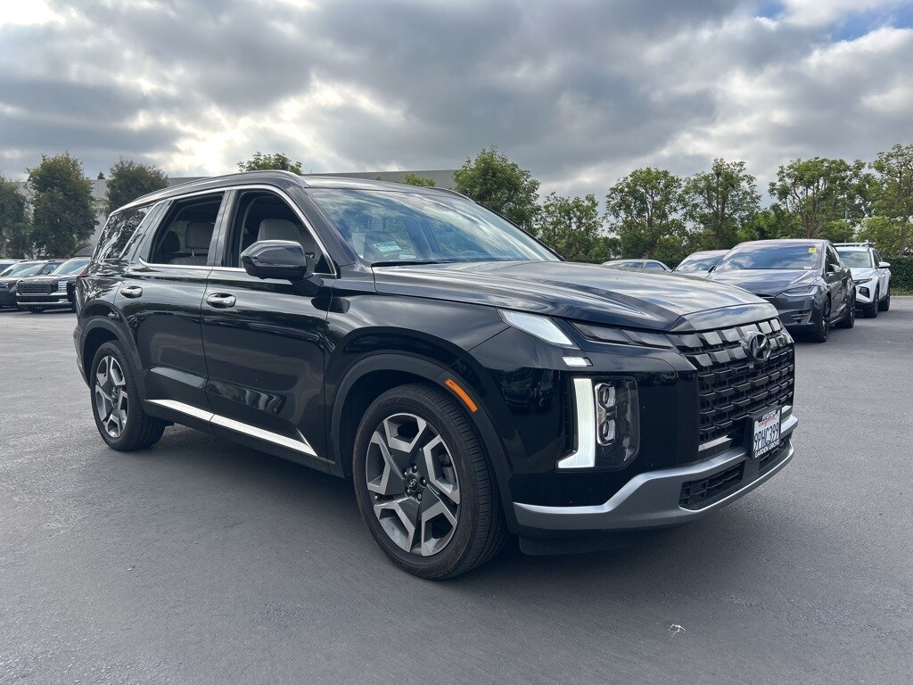 2024 Hyundai Palisade Limited photo 2