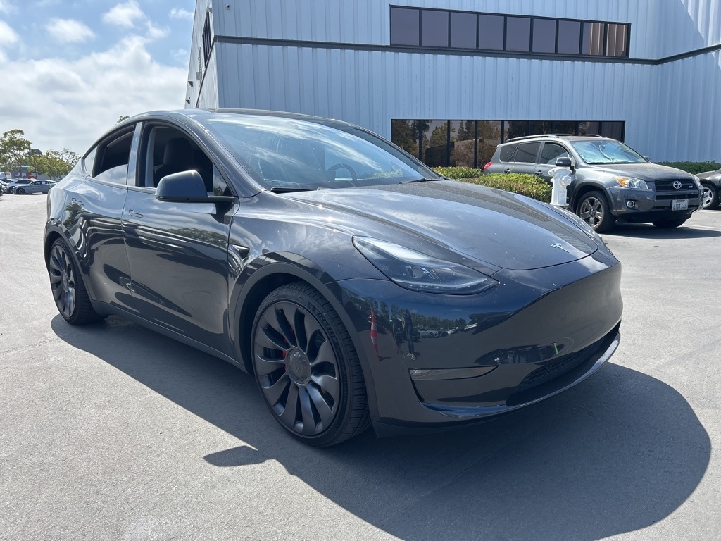 Used 2024 Tesla Model Y Performance with VIN 7SAYGDEF3RF047740 for sale in Kansas City