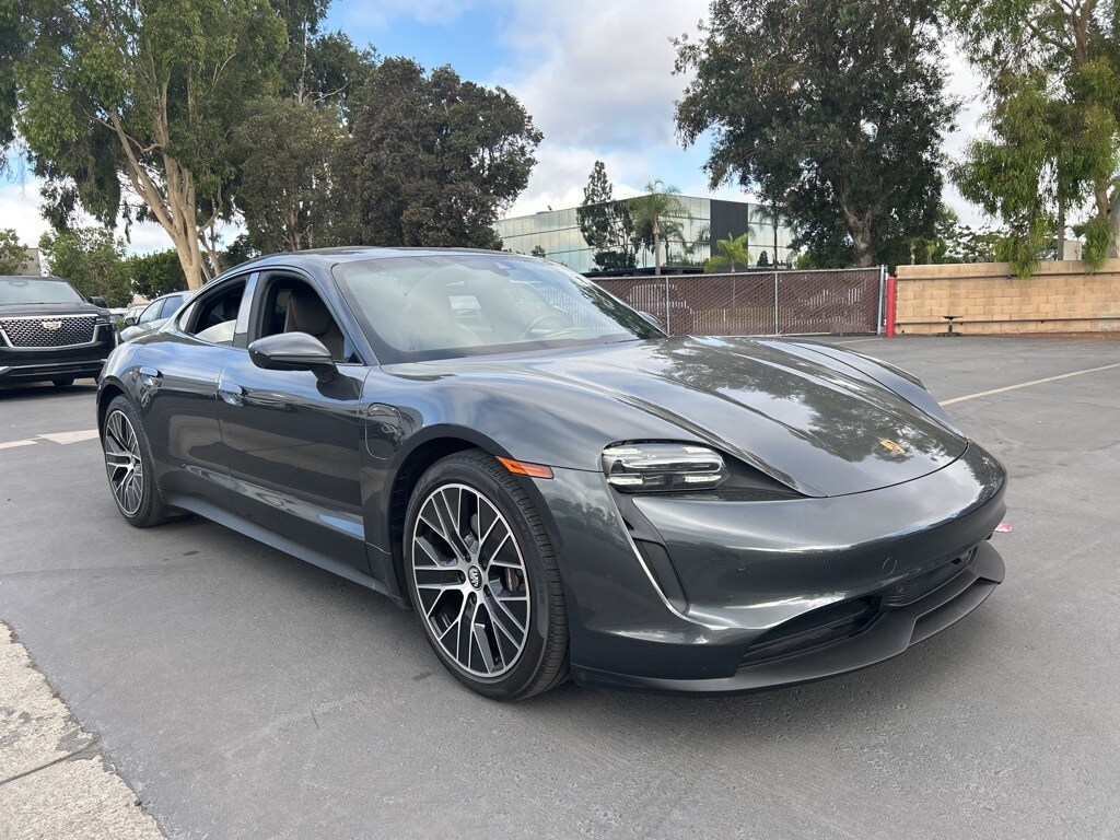 2022 Porsche Taycan Base photo 2