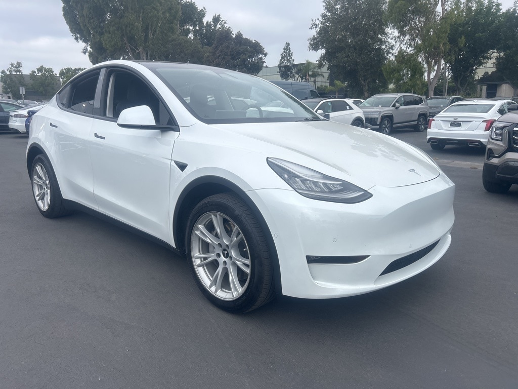Used 2021 Tesla Model Y Long Range with VIN 5YJYGDEE3MF142618 for sale in Garden Grove, CA