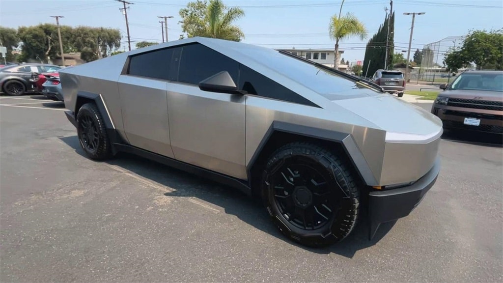 Used 2024 Tesla Cybertruck Base with VIN 7G2CEHED4RA023234 for sale in Kansas City