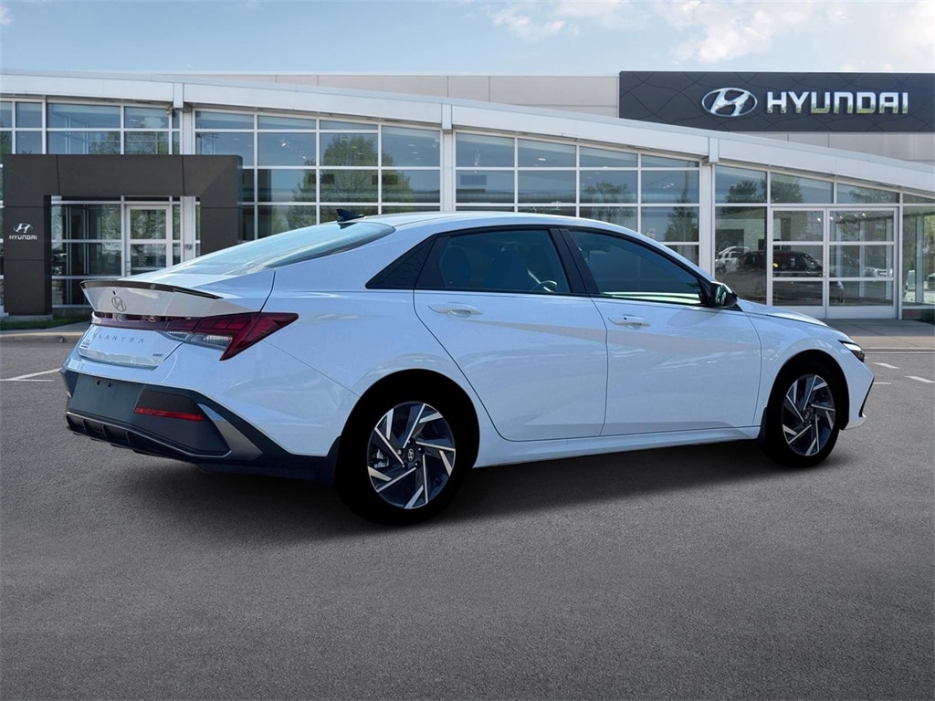 Thumbnail: 2025 Hyundai Elantra - 8