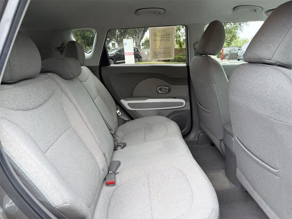 Thumbnail: 2017 Kia Soul EV - 32