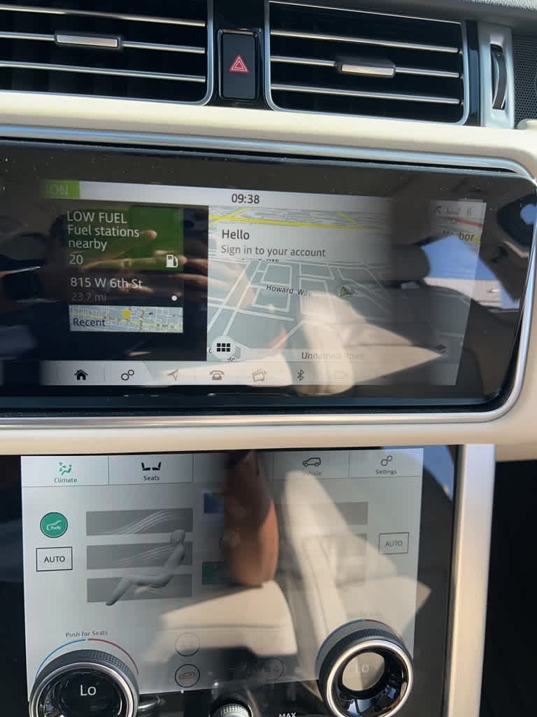 Thumbnail: 2021 Land Rover Range Rover - 10