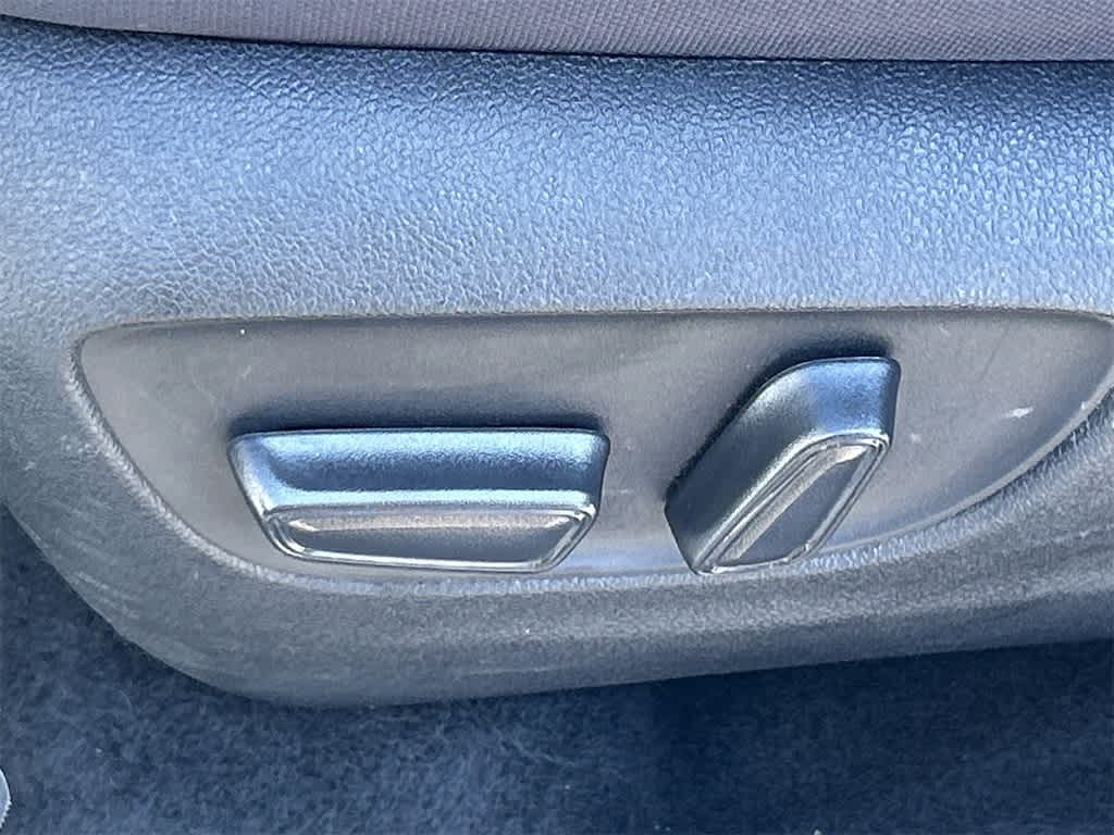 Thumbnail: 2022 Toyota Highlander - 26