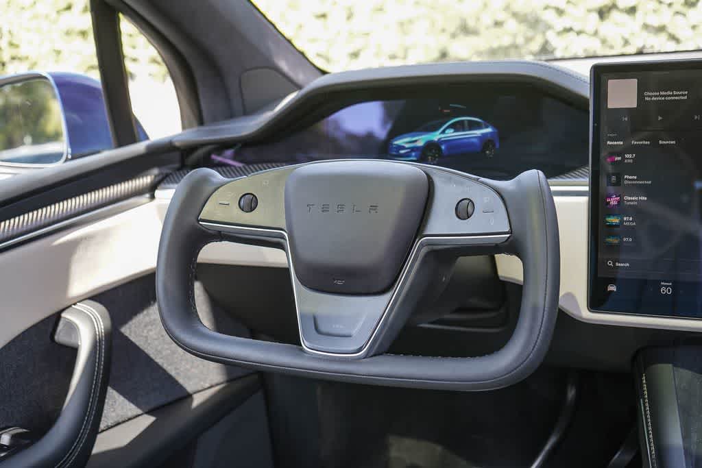 Thumbnail: 2022 Tesla Model X - 14