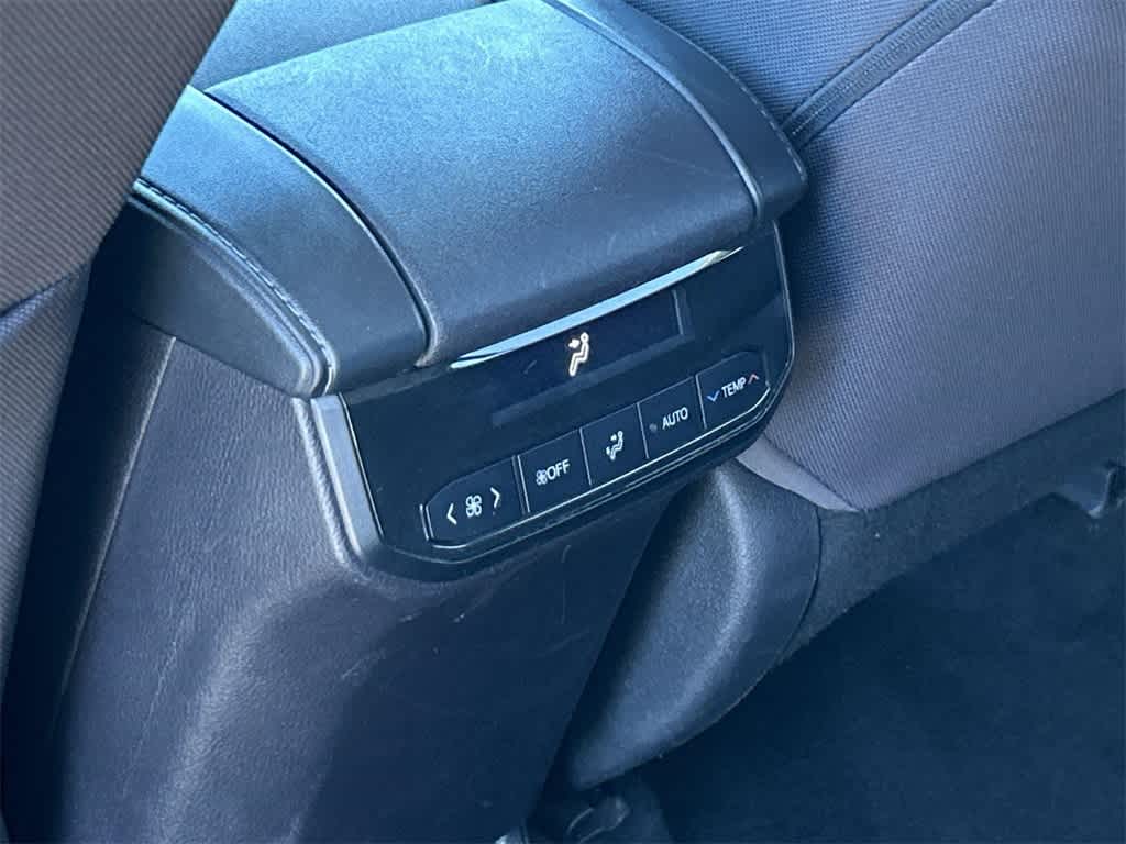 Thumbnail: 2022 Toyota Highlander - 30