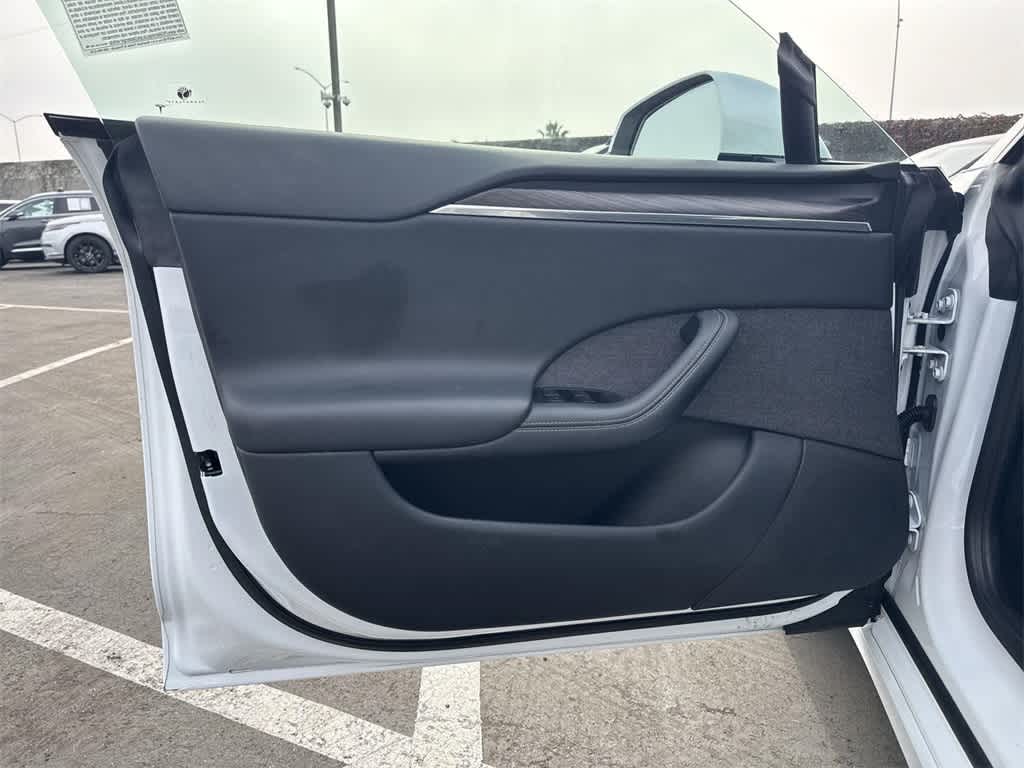 Thumbnail: 2022 Tesla Model S - 24