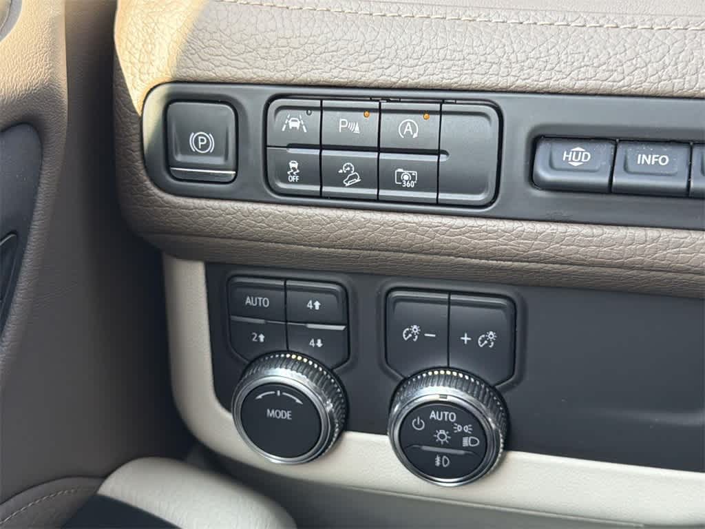 Thumbnail: 2023 GMC Yukon XL - 22