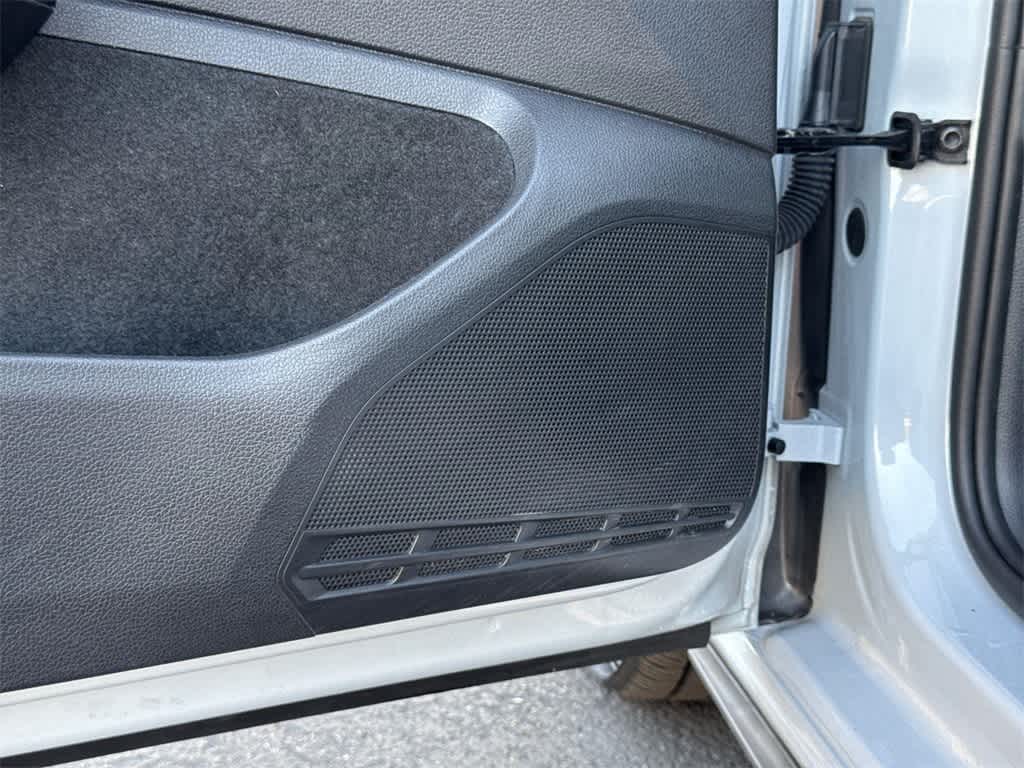 Thumbnail: 2019 Volkswagen Golf - 23