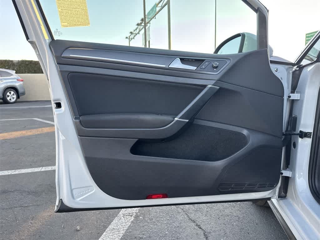 Thumbnail: 2019 Volkswagen Golf - 22