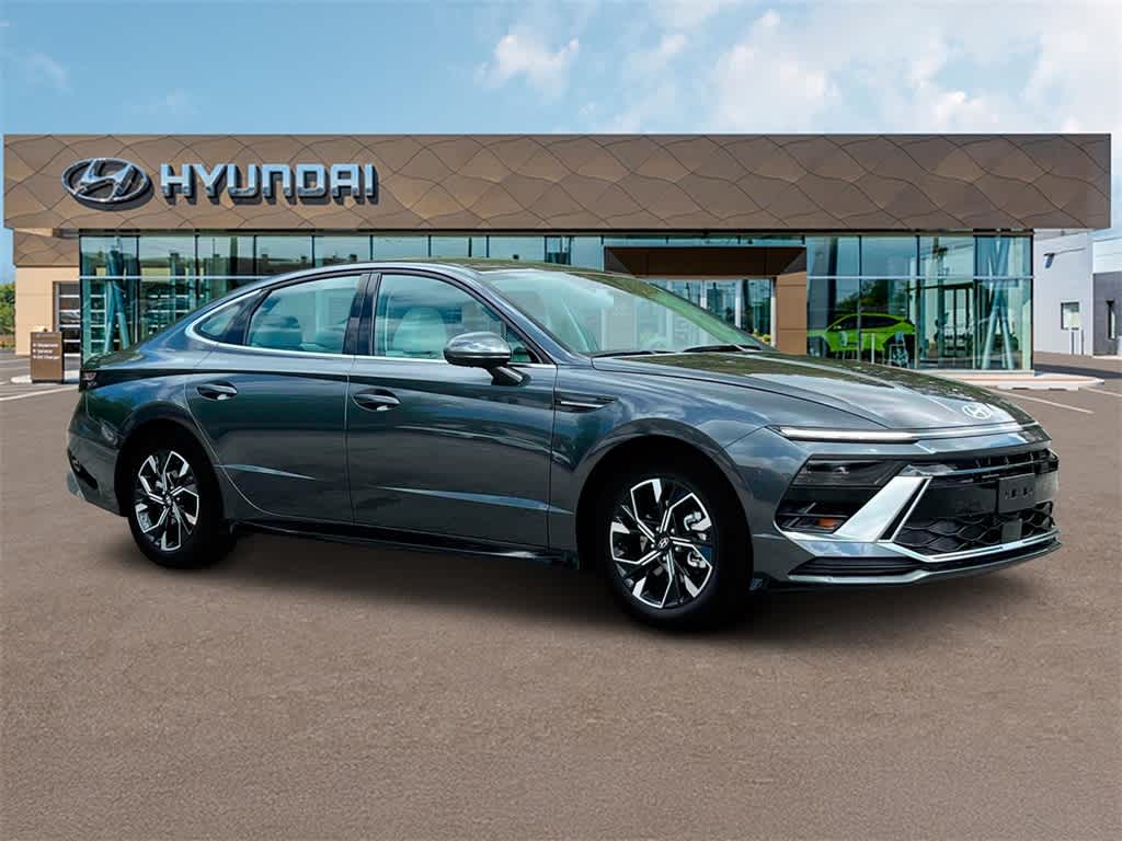 Thumbnail: 2025 Hyundai Sonata - 10