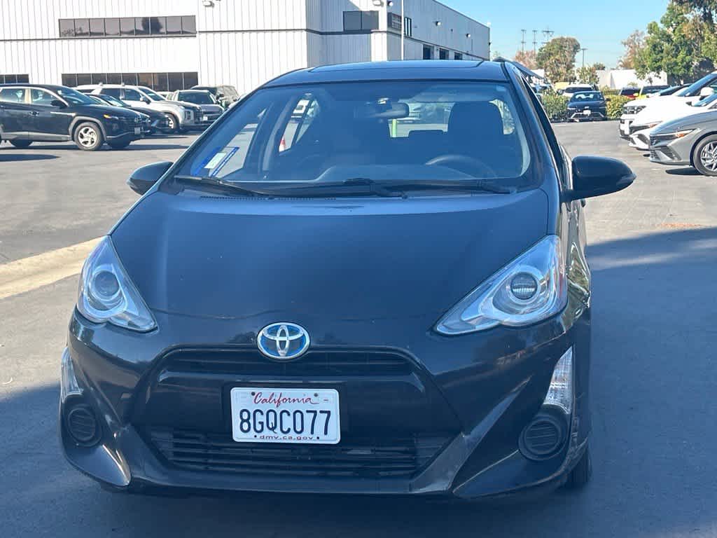  Toyota Prius c