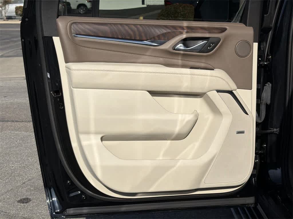 Thumbnail: 2023 GMC Yukon XL - 29