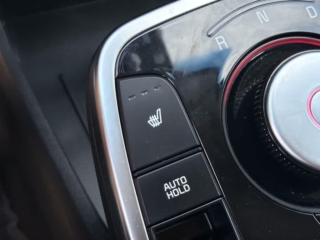 Thumbnail: 2022 Kia Niro - 22