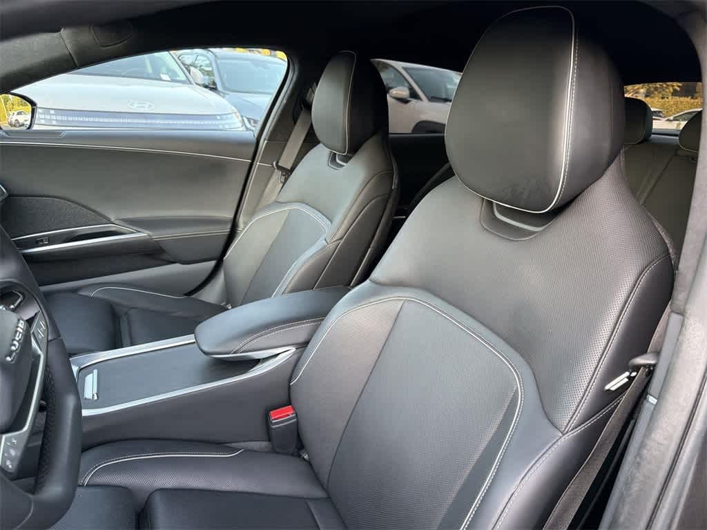 Thumbnail: 2024 Lucid Air - 26