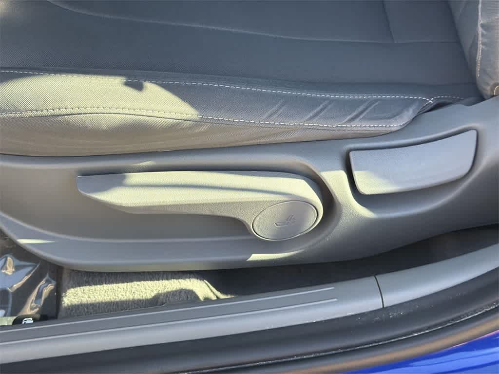 Thumbnail: 2023 Hyundai Elantra - 25