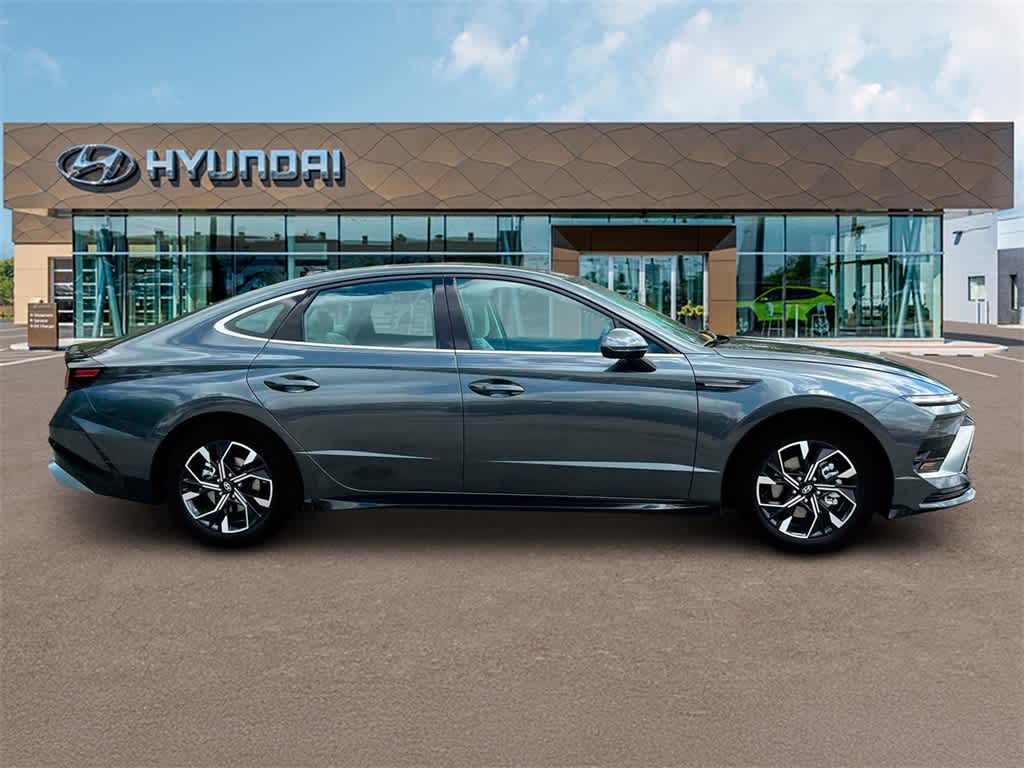 Thumbnail: 2025 Hyundai Sonata - 9