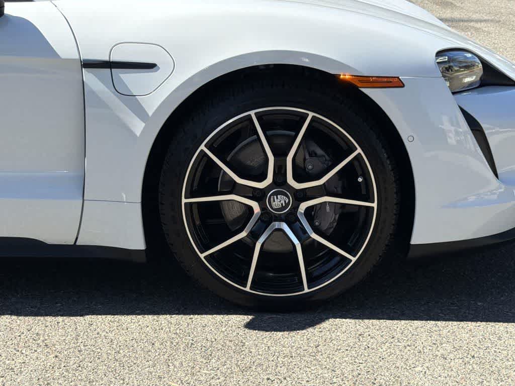 Thumbnail: 2023 Porsche Taycan - 44