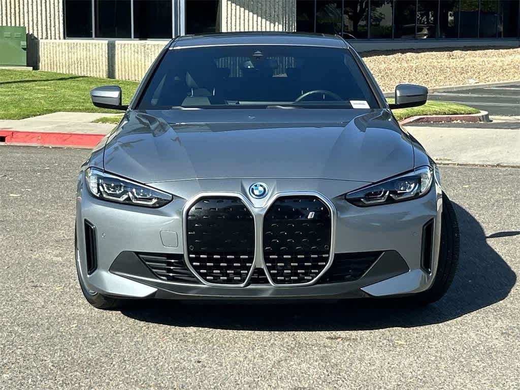 Thumbnail: 2023 BMW i4 - 10