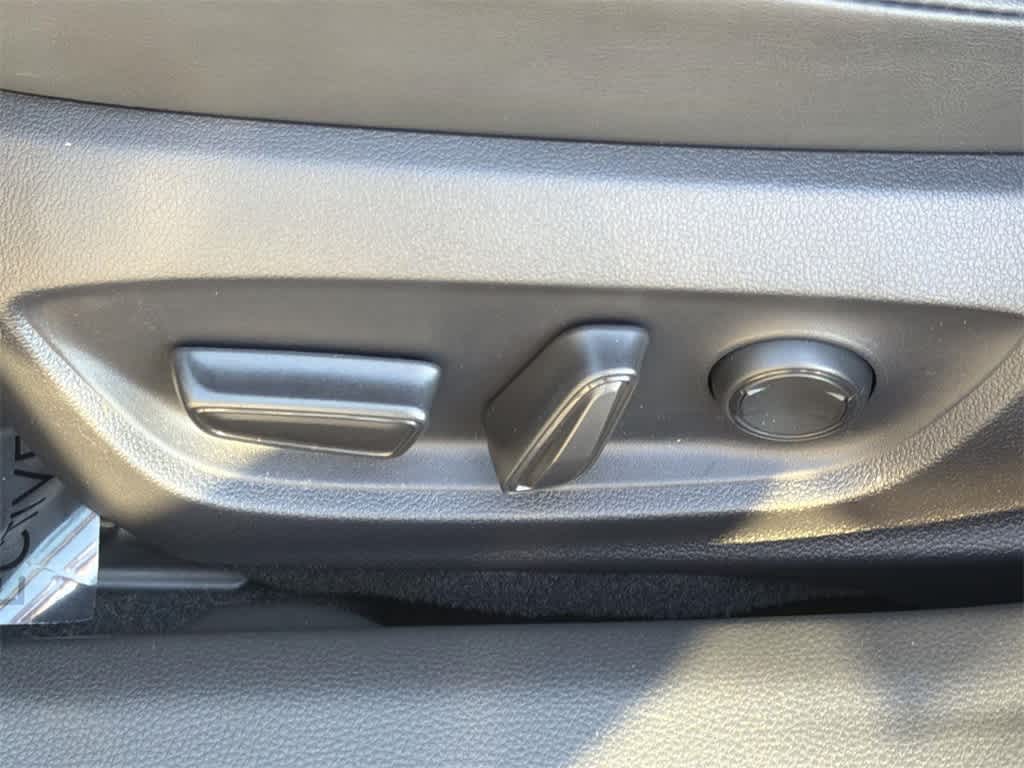 Thumbnail: 2024 Toyota Prius - 28