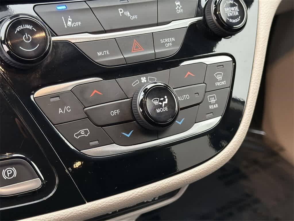 Thumbnail: 2024 Chrysler Pacifica - 16