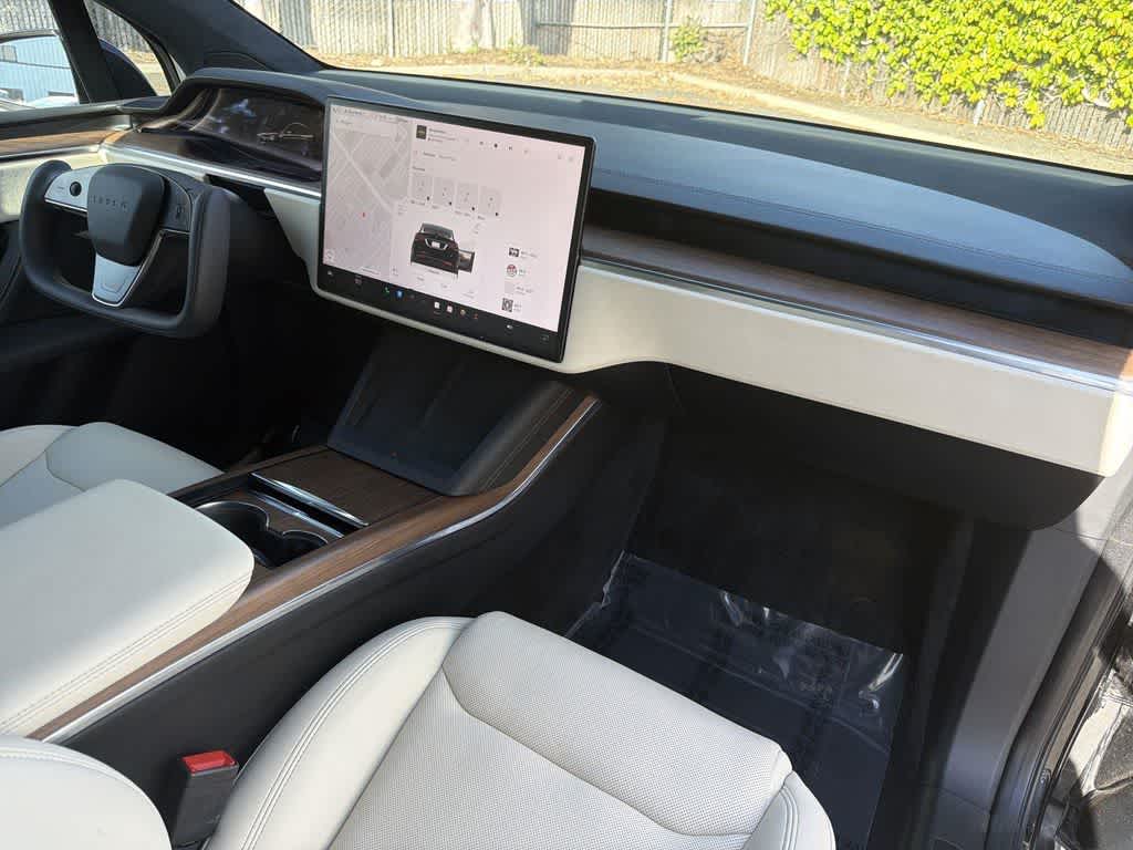 Thumbnail: 2022 Tesla Model X - 33