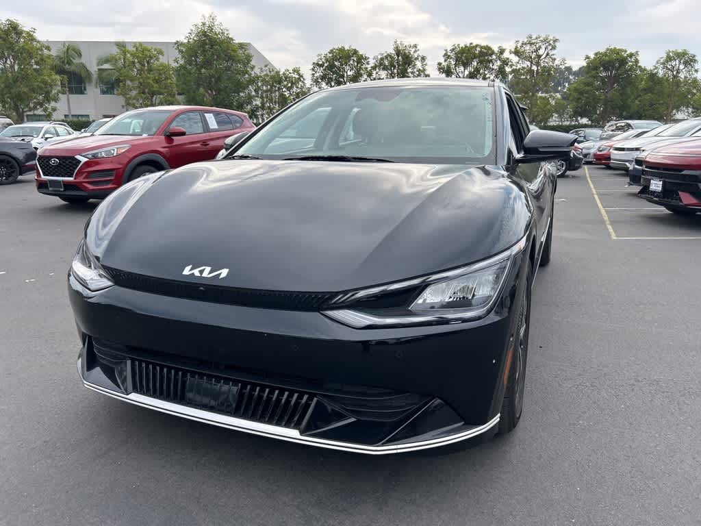 Thumbnail: 2022 Kia EV6 - 5