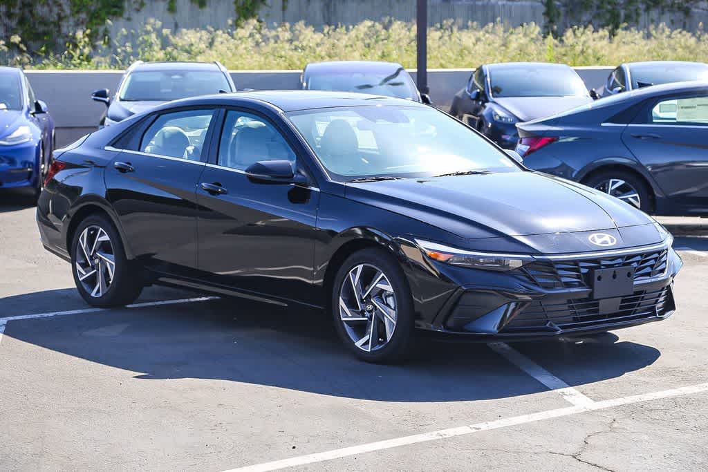 Thumbnail: 2025 Hyundai Elantra - 3
