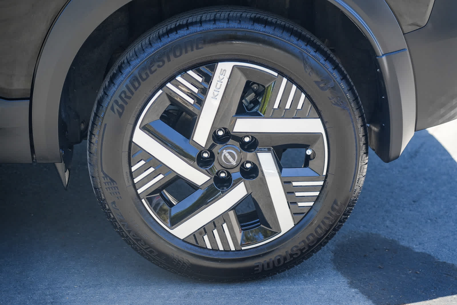 Thumbnail: 2025 Nissan Kicks - 10