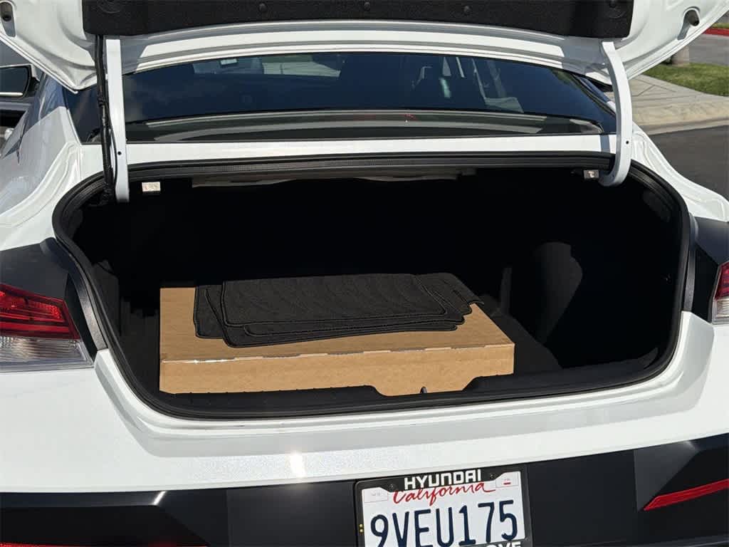 Thumbnail: 2025 Hyundai Elantra - 32